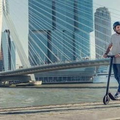 Goedkoop ? Segway-Ninebot Segway ES4 Elektrische Kickscooter - 300W - 45Km Bereik - 25Km/h ⭐ -Kastoes winkel 550x266