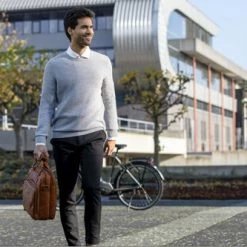 Goedkoop ? New Looxs Cali Leren Laptop Fietstas – 17 Liter - Cognac ? 19 Goedkoop ? New Looxs Cali Leren Laptop Fietstas – 17 Liter - Cognac ? -Kastoes winkel 550x333 3