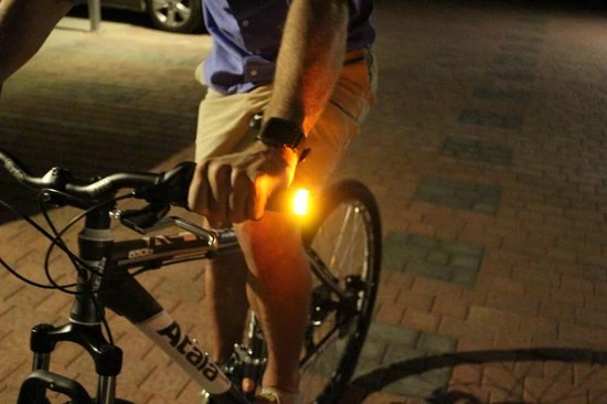 Promo ✔️ CYCL Magnetische WingLights V 2.0 - Richtingaanwijzers Fiets ❤️ 13 Promo ✔️ CYCL Magnetische WingLights V 2.0 - Richtingaanwijzers Fiets ❤️ - Afbeelding 13