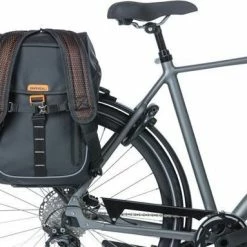 Begroting ✨ Basil Miles Tarpaulin Fietsrugzak - Enkele Fietstas - Zwart - 17 Liter ? -Kastoes winkel 550x383 8