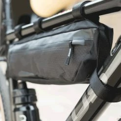 Top 10 ? BBB Cycling Middle Mate Frametas Fiets - Racefiets Tas Waterbestendig - Lichtgewicht Tasje - Zwart - Maat L - BSB-142 ? -Kastoes winkel 550x550 32