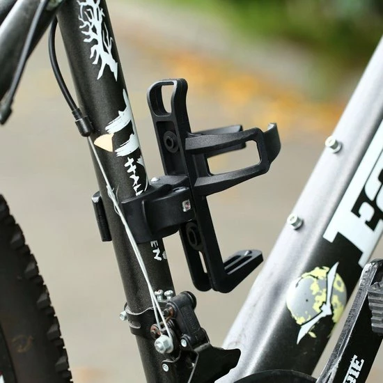 Korting ? WiseGoods - Premium Fiets Bidonhouder - Drinkfleshouder - Drinkbushouder - Fiets / Racefiets / Mountainbike - Zwart ? 4 Korting ? WiseGoods - Premium Fiets Bidonhouder - Drinkfleshouder - Drinkbushouder - Fiets / Racefiets / Mountainbike - Zwart ? - Afbeelding 4