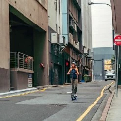 Beste recensies van ? InMotion LeMotion S1 E-step - Elektrische Step - 95 KM Bereik - 25 Km/h - Dubbele Vering ? -Kastoes winkel 550x686