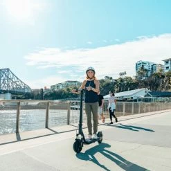 Beste recensies van ? InMotion LeMotion S1 E-step - Elektrische Step - 95 KM Bereik - 25 Km/h - Dubbele Vering ? -Kastoes winkel 550x687 1